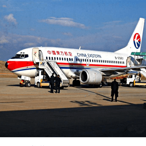 嘉峪关酒泉机场货运航空快运业稳步发展的原因是什么？